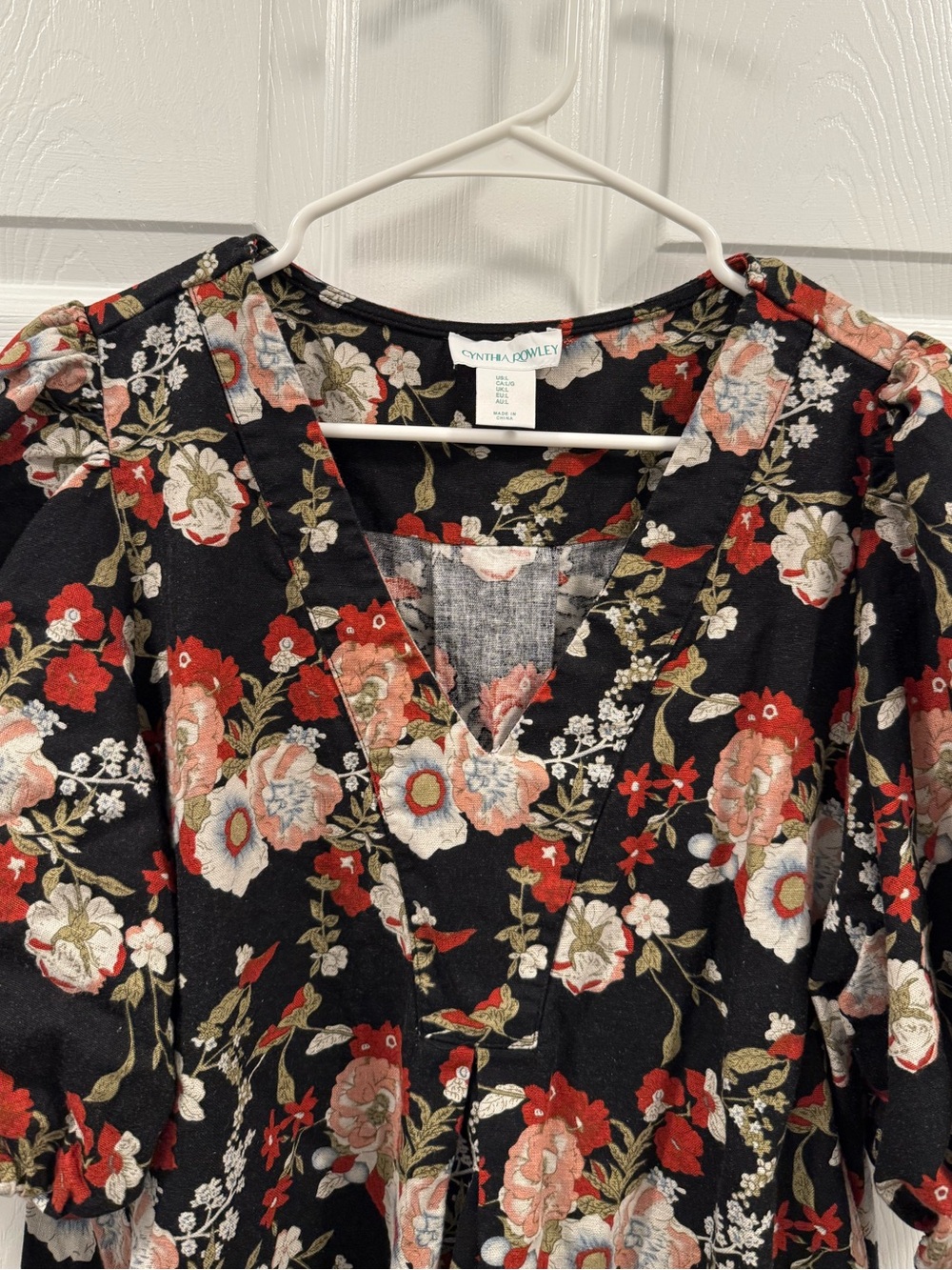 Cynthia Rowley Floral Puff-Sleeve V-Neck Dress in Black and Red size Large - Picture 3 of 9